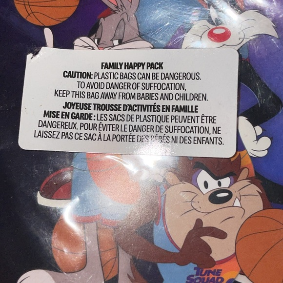 McDonald’s Space Jam search game with crayons NEW happy meal toy collector - Picture 3 of 4